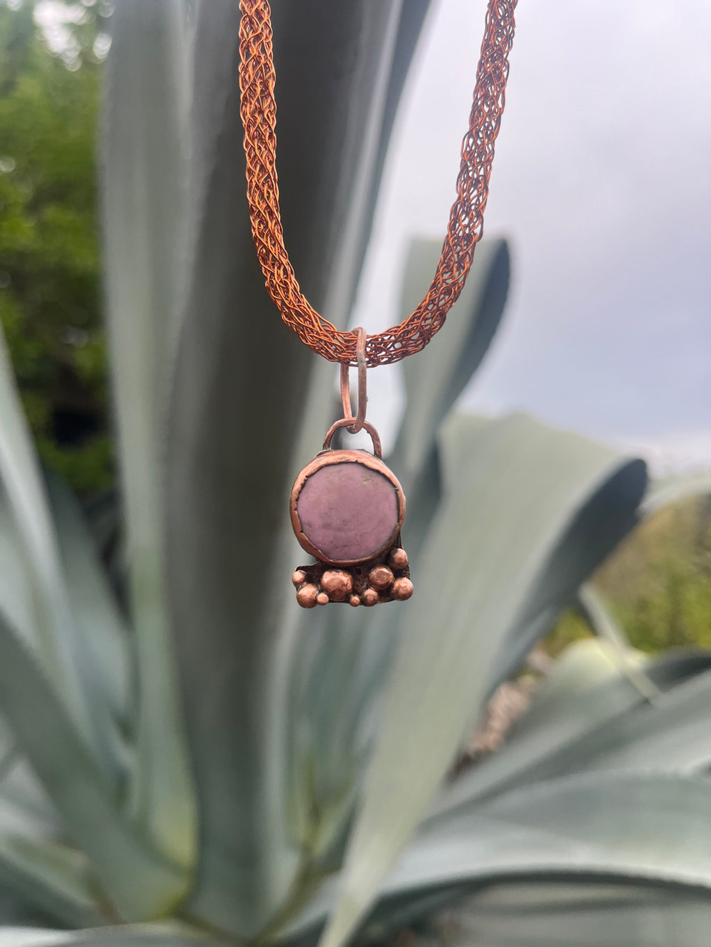 Colgante amazonita peruana y cadena tejida